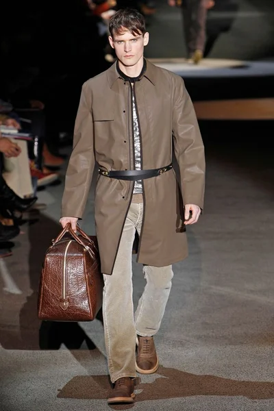 Look 24